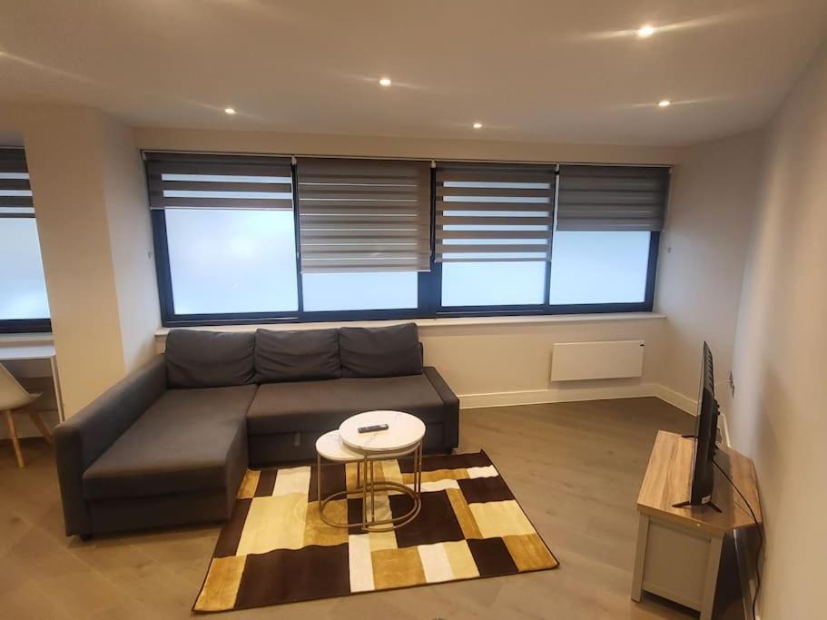 Entire Reigate Apartment Hosted By Pius Exterior foto
