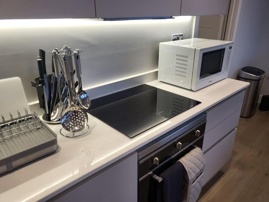 Entire Reigate Apartment Hosted By Pius Exterior foto