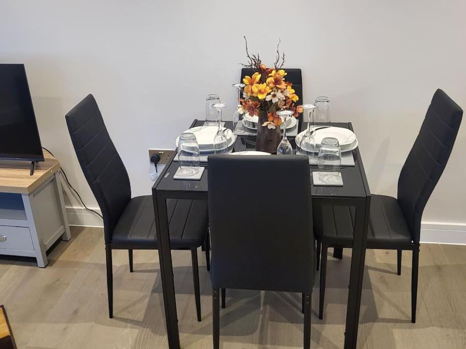 Entire Reigate Apartment Hosted By Pius Exterior foto